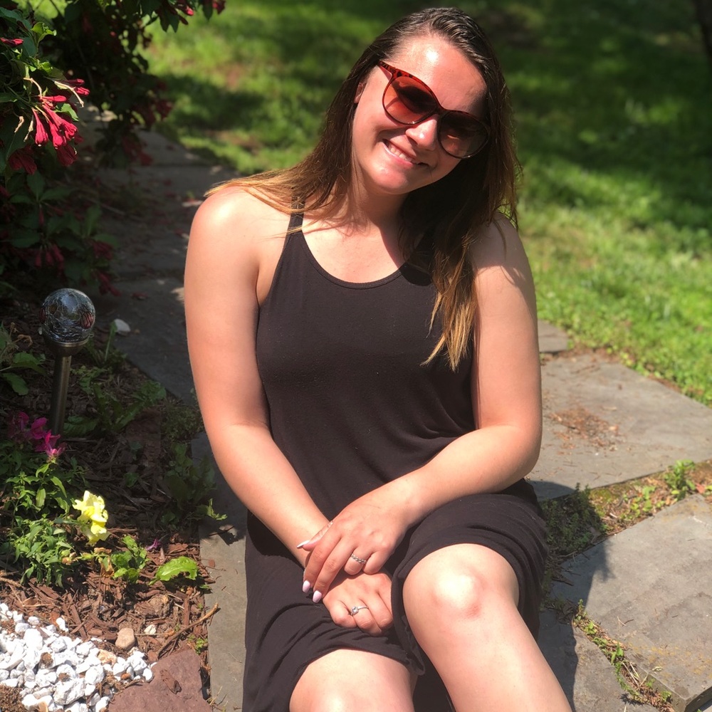 Meet your Posher, Danielle